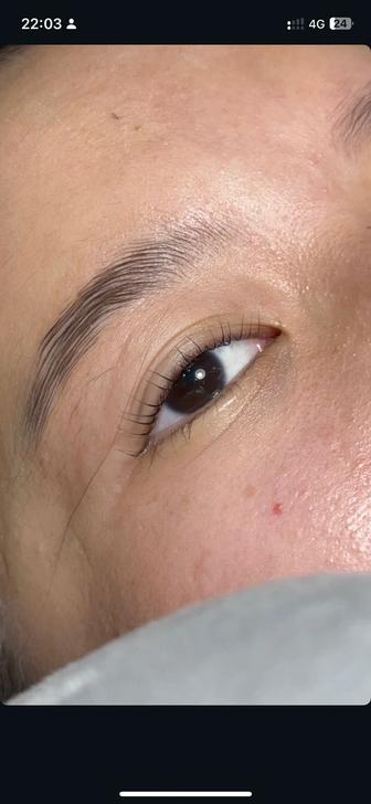 Наращивания ресниц и ламинирования бровей