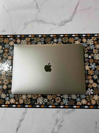 Продам MacBook Air состояние идеальное