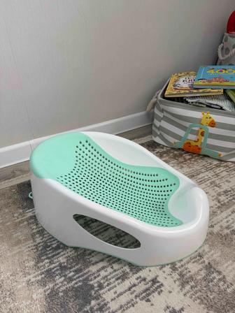 Для новорожденных Продам горку-лежак для купания в ванной