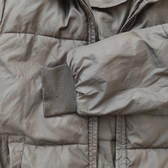 Осенняя дутая черная куртка