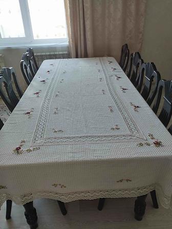 Продам не дорого стол и 10 стульев