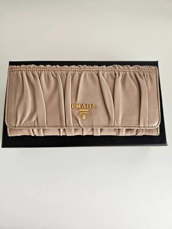 Женское портмоне PRADA