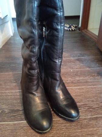 Кожаные сапоги женские