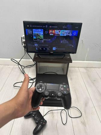 Playstation 4 pro и 50 игр 2 джойстика