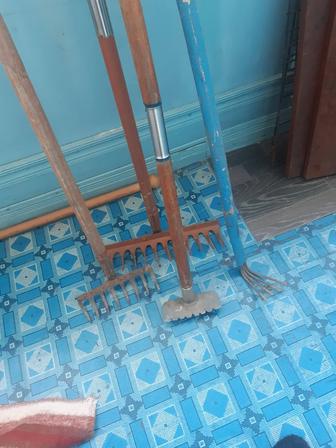 Грабли,тяпка,разрыхлитель