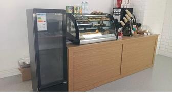 Продается витрина и витринный холодильник