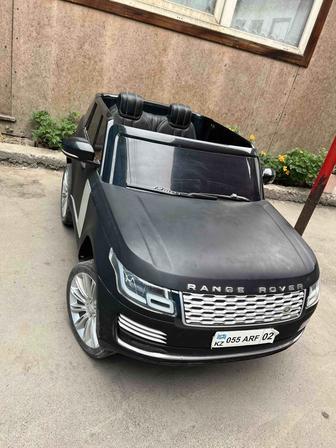 электромашинка range rover