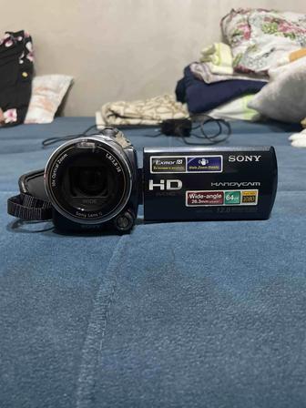 Продаю видеокамеру Sony cx 550
