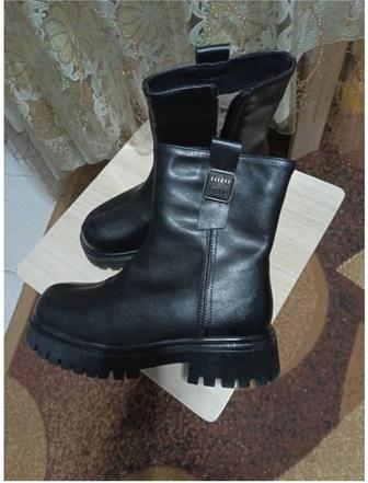 Продам зимние полусапожки челси