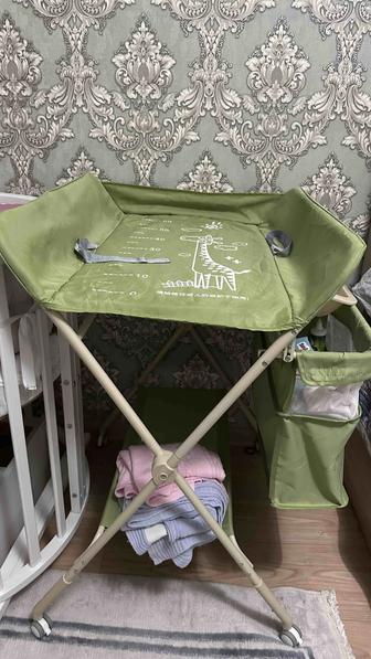 Продам пеленальный столик