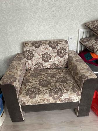 Продается диван и кресло