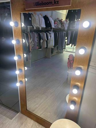 Продам зеркало напольное