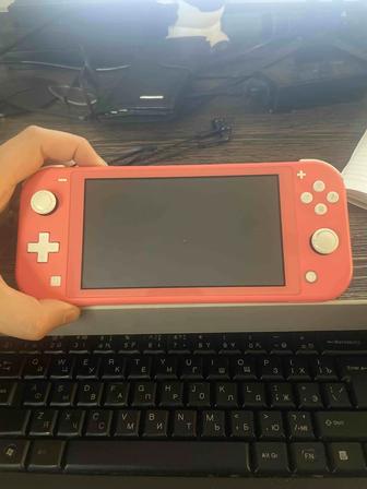 Продам Nintendo Switch lite
