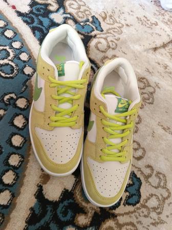 Продаю кроссовки Nike