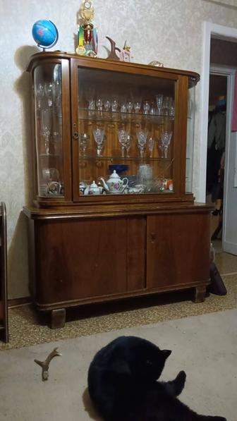 Продам сервант