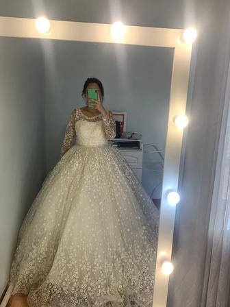 Свадебный платье