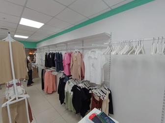 Торговое оборудование, стенки атлант с полками кронштейнами и тд