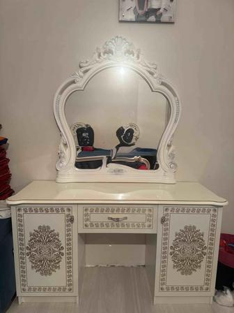 Туалетный столик