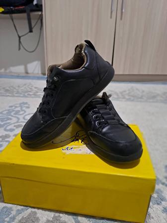 Школьные ботинки