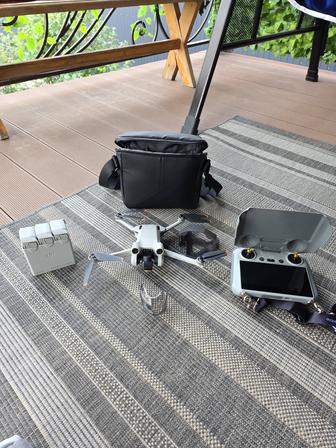 Квадрокоптер DJI MINI 3 PRO FLY MORE KOMBO