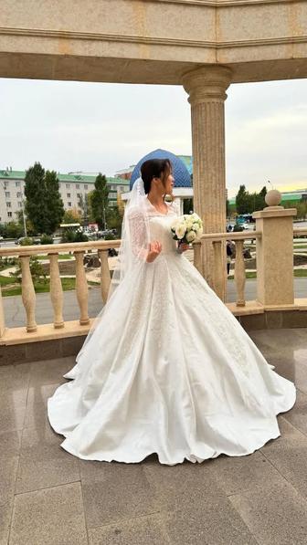 Свадьебное платье