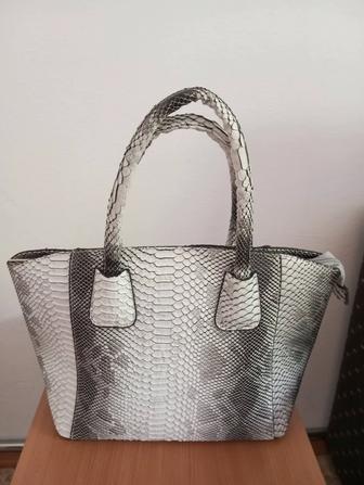 Продам кожаную женскую сумку