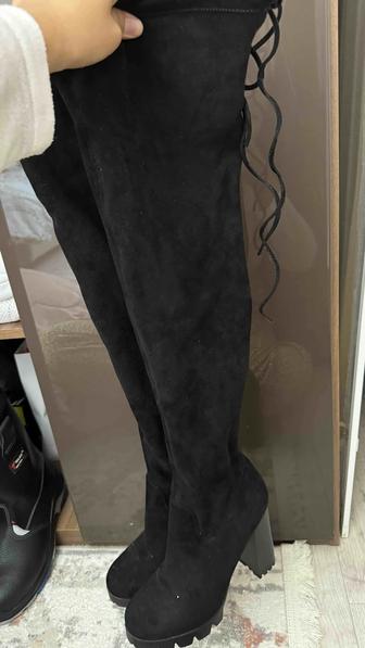 Стильные длинные ботфорты T. Taccardi, размер 37 из замши