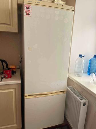 Холодильник Б/У идеально работает