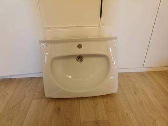 Продам раковину над стиральной машинкой. Размеры 60 на 50.