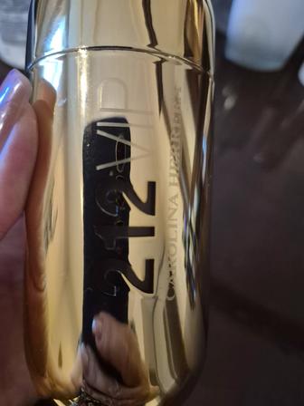Продам духи CAROLINA HERRERA 212 VIP объем 80 ml