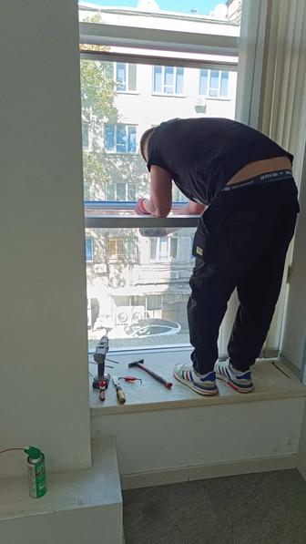 Утепление окон дверей.