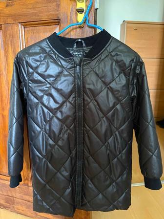 Продам куртку демисезонную для мальчика
