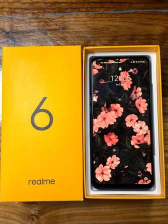 Смартфон Realme 6