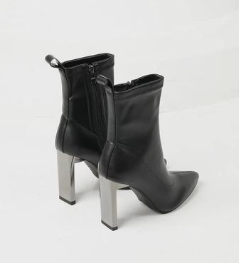 Ботильоны черный с каблуком новые