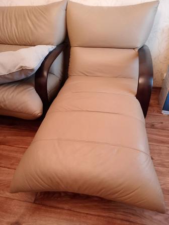 Продам диван кожаный