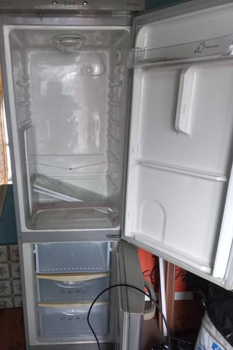 Продам холодильник Самсунг б/у. Работает,но не морозит
