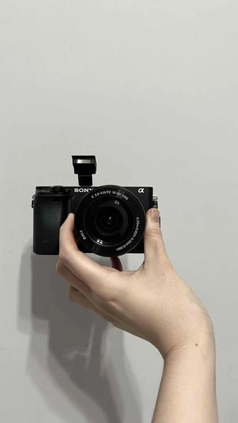 Фотокамера Sony Alpha ILCE-6400 Kit черный