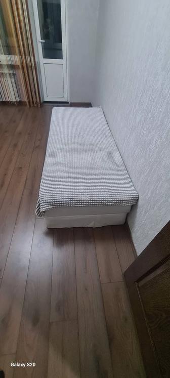 Отдам бесплатно два матраса на деревянной основе б/у