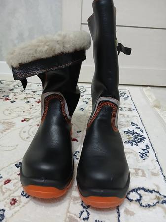 Продам зимние сапоги р42 с мехом качествао супер