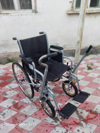 Продам инвалидную коляску