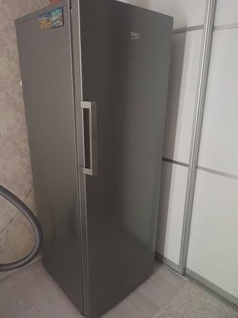 Продам морозильную камеру