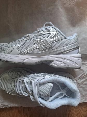 Продам новые кросовки new balance 740. Оригинал.