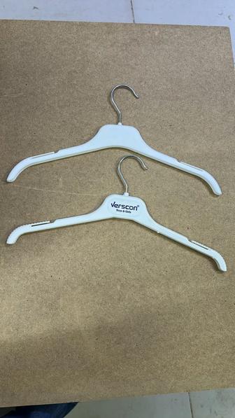 Вешалки для одежды