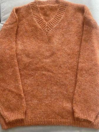 Продам свитер женский