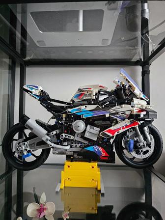 Продам лего дукатти оригинал. LEGO Technic BMW M 1000 RR TECHNIC 42130