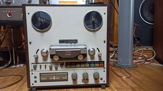 Катушечный магнитофон TEAC X-10R из Японии