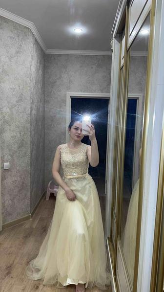 Кешкі көйлек сатамын,жақсы сапада,қолжетімді бағада,бір ақ рет киілген