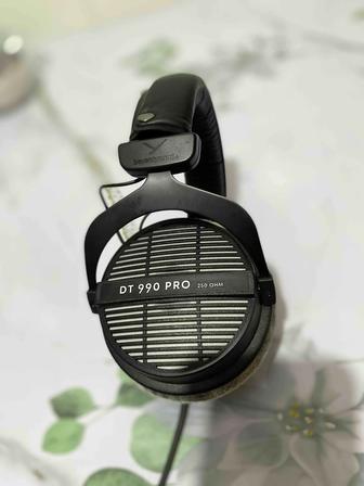 Студийные наушники Beyerdinamic DT 990 PRO (250 Om)