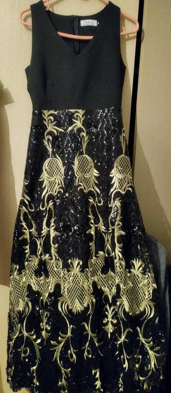 Женское вечернее платье