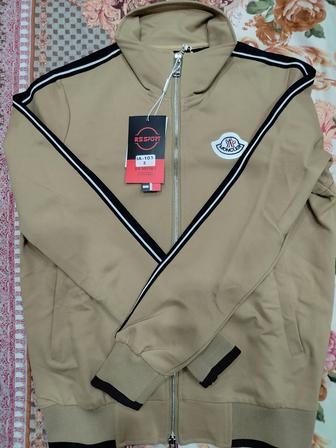 Продам спортивный костюм